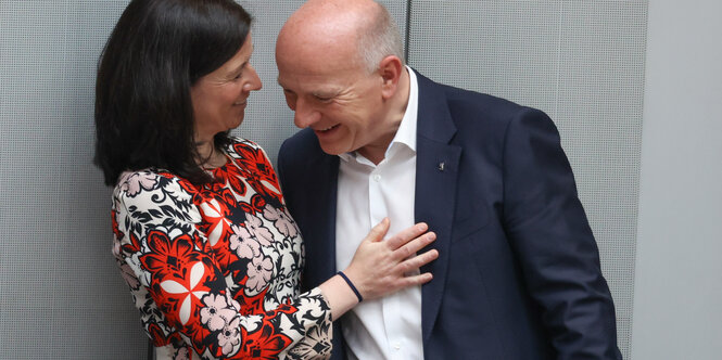 Das Bild zeigt den Regierenden Bürgermeister Kai Wegner und die Bildungssenatorin Katharina Günther-Wünsch (beide CDU)