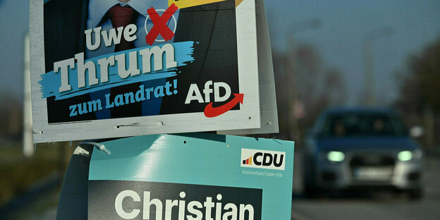 Wahlplakate von Afd und CDU