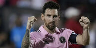 Lionel Messi ballt beide Fäuste