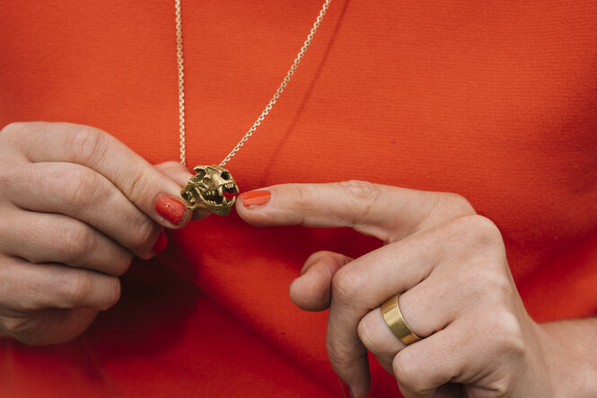 Schmuck in Form eines Totenschädels