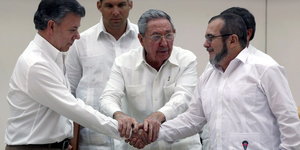 Juan Manuel Santos, Raul Castro, Rodrigo Londono