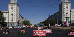 Blockade der Letzten Generation am Frankfurter Tor