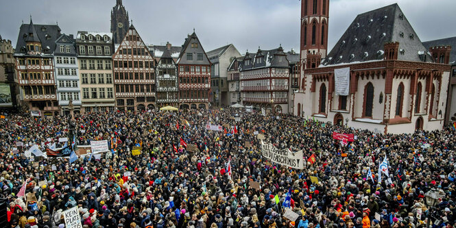 Menschenmassen in Frankfurt am Main