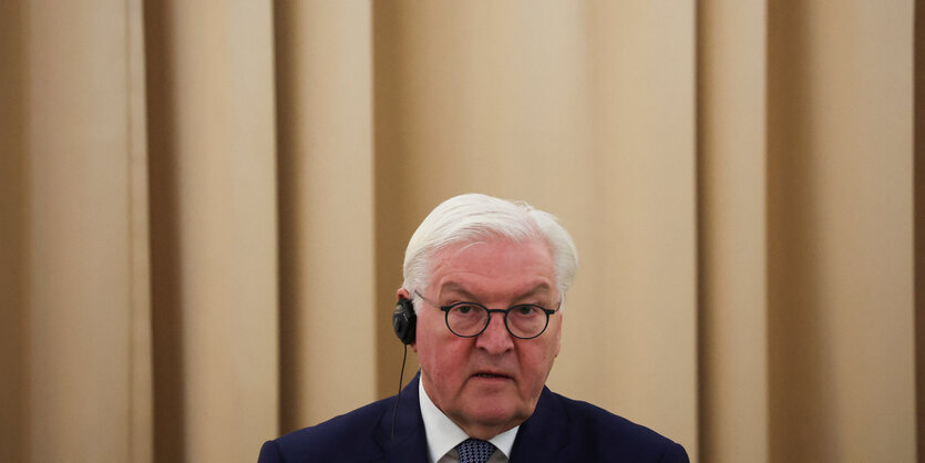 Bundespräsident Frank-Walter Steinmeier bei einer Pressekonferenz während seiner Thailand-Reise