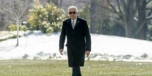 Joe Biden in Winterlandschaft