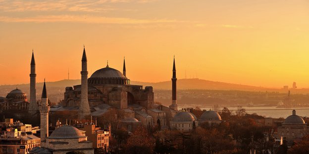 Die Hagia Sophia kurz nach Sonnenaufgang