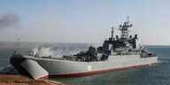 Das russische Landungsschiff "Zesar Kunikow"