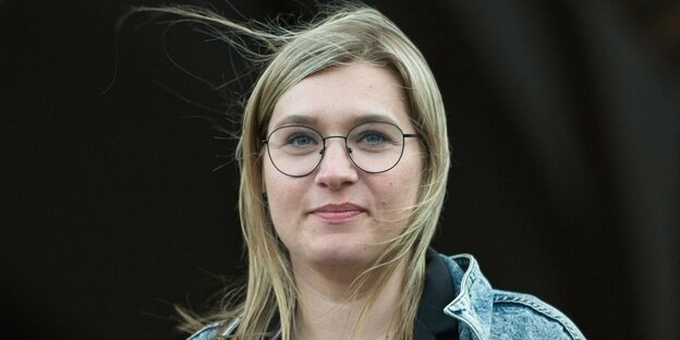 Porträt von SPD-Bundestagsabgeordneter Anna Kassautzki.