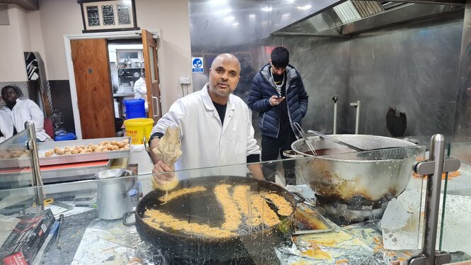 Abdul Choudhury in seiner Bäckerei