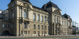 Das klassistische Gebäude der Universität der Künste in Berlin Charlottenburg