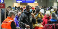 Am Berliner Hauptbahnhof kommen Flüchtlinge aus der Ukraine an, 03.03.2022