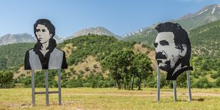 Öcalankopf, im Hintergrund Berge