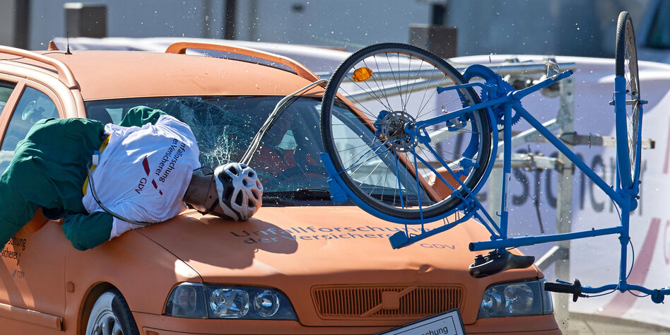 Blick in den Lkw-Spiegel schützt Radfahrer: Toter Winkel - WELT
