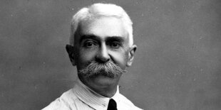 Porträt Baron Pierre de Coubertin.