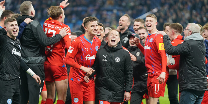 Fußballspieler jubeln