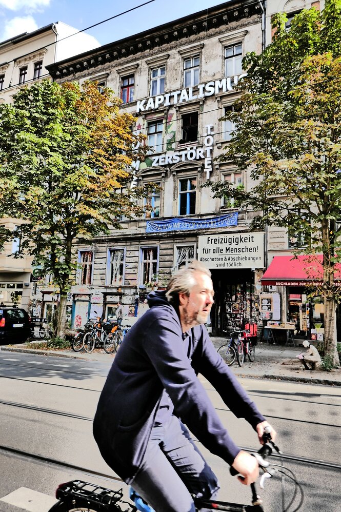 Berliner Kastanienallee 86, das besetztes Haus "Tuntenhaus" in Prenzlauer Berg von außen