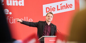 Das Bild zeigt Linken-Landeschef Maximilian Schirmer