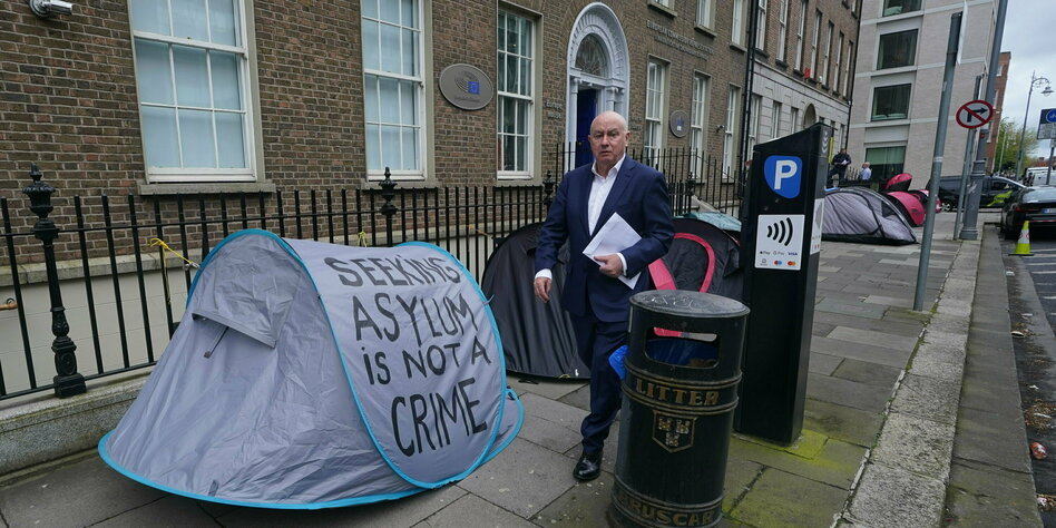 Asylstreit zwischen Dublin und London: Zurück ins sichere Britannien