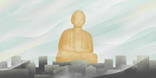 Buddha-Statue in gelb, sehr groß, meditiert vor einer imaginären Stadt: Illustration für eine vietnamesische Pagode in Spandau