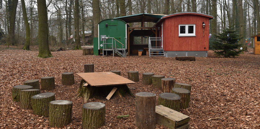 Hütten im Wald