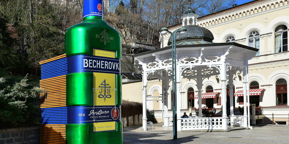 Trinkkur in Karlovy Vary: Einmal Beton mit Eis