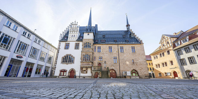 Kopfsteinpflaster , Platz mit historischen Gebäuden