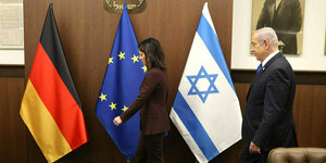 Die deutsche Außenministerin Annalena Baerbock mit Israels Premier Benjamin Netanjahu