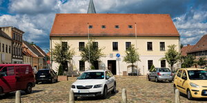 Stadtbild von Lieberose mit dem alten Rathaus