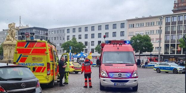 Polizei und Krankenwagen in Mannheim