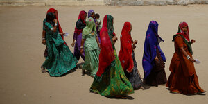 Indische Frauen in bunter Kleidung