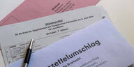 Das Bild zeigt einen Stimmzettel zur Europawahl in Berlin