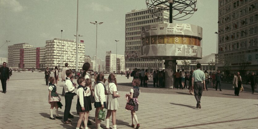 Weltzeituhr am Berliner Alexanderplatz