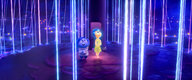 Zwei animierte Figuren stehen in einem Wald aus blauen Lichtstäben