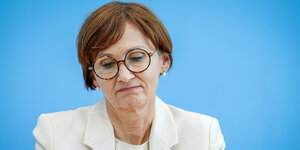 Portrait der Bundesbildungsministerin Bettina Stark-Watzinger