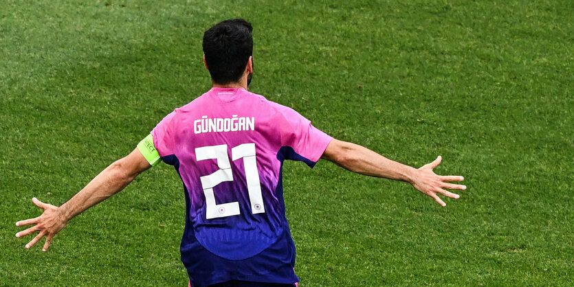 Ilkay Gündogan jubelt