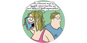 Farbiger Cartoon: eine Frau und ein Mann. Die Frau spricht in ein Handy rein: „Für Extensions musst Du Spaghetti nehmen. Und Peter hat seine Glatze mit Spirelli wegmanifestiert“