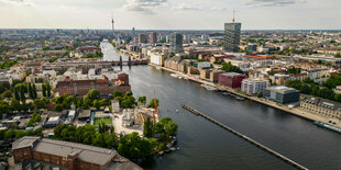 Drohenansicht auf die Spree