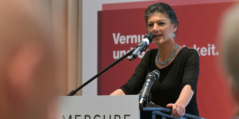 Sahra Wagenknecht am Rednerpult