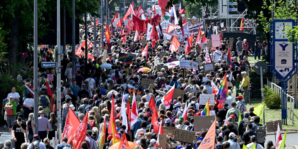 Proteste gegen AfD-Bundesparteitag: 70.000 gegen die extrem Rechten