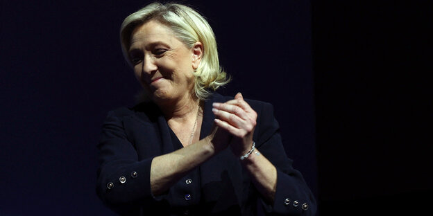 Marine Le Pen lächelnd