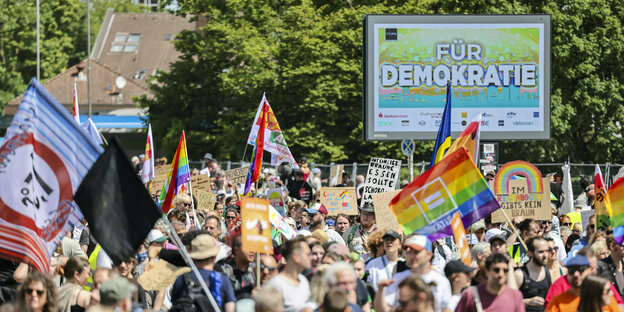 Demoszenerie der Proteste gegen den AfD-Parteitag in Essen