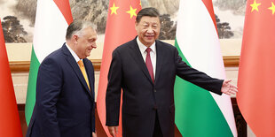 Die Präsidenten Orban und Xi Jinping .