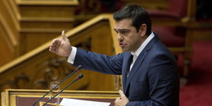 Alexis Tsipras bei seiner Rede im Parlament