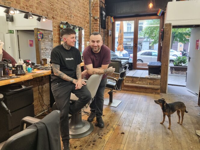 Shae und Dali im Salon La BarBer