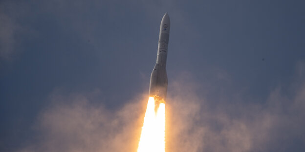 Eine Ariane 6 Rakete beim Start