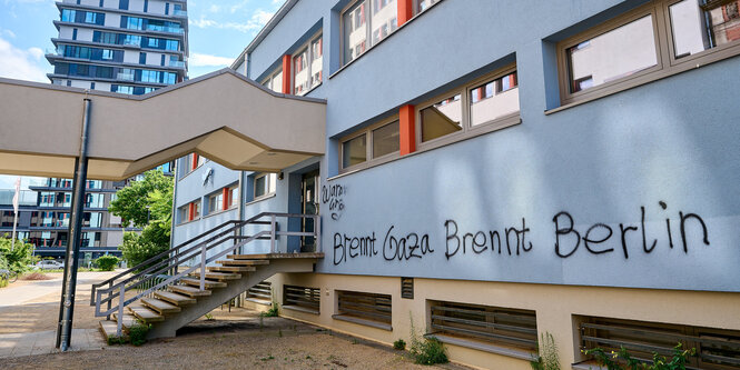 Pro Palästina Brandanschlag auf Gymnasium Tiergarten.