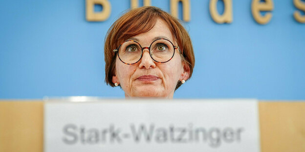 Bettina Stark-Watzinger (FDP), Bundesministerin für Bildung und Forschung, stellt den nationalen Bildungsbericht «Bildung in Deutschland 2024» vor, am 17.6.2024