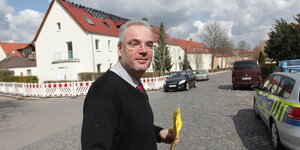 Markus Nierth im Jahr 2015 nach einem Brandanschlag auf ein geplantes Flüchtlingsheim in Tröglitz