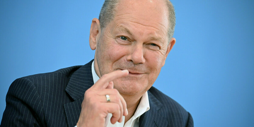 Der Bundeskanzler Olaf Scholz auf seiner Sommer-Pressekonferenz