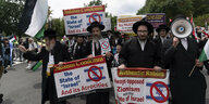 Auch Mitglieder einer antizionistischen ultra-orthodoxen jüdischen Organisation protestieren vor dem US-Kapitol gegen Netanjahu